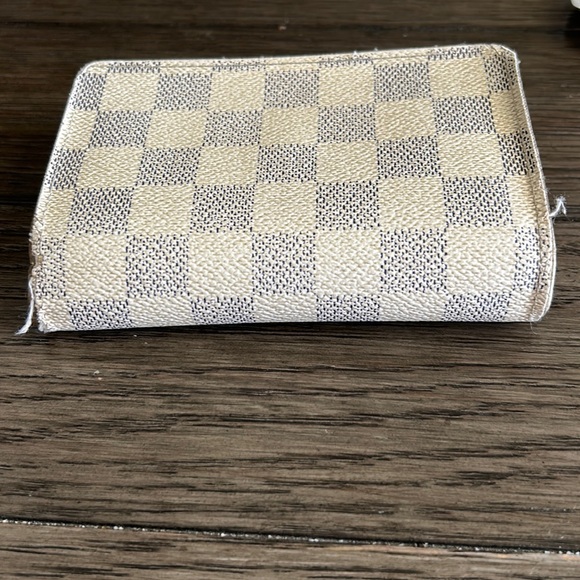 LV Damier Azur Kisslock Wallet - Picture 5 of 16